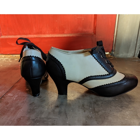 Graham Street Shoe Co. Shoes Vintage Heels Size 7